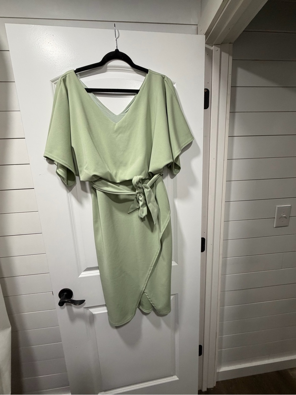 Boohoo Sage Green V-Neck Midi Dress with Tie Waist